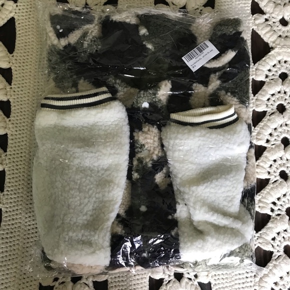 NWT Dog Army Fatigue Letterman Style Fleece Feel Winter Coat Hooded - Picture 12 of 12